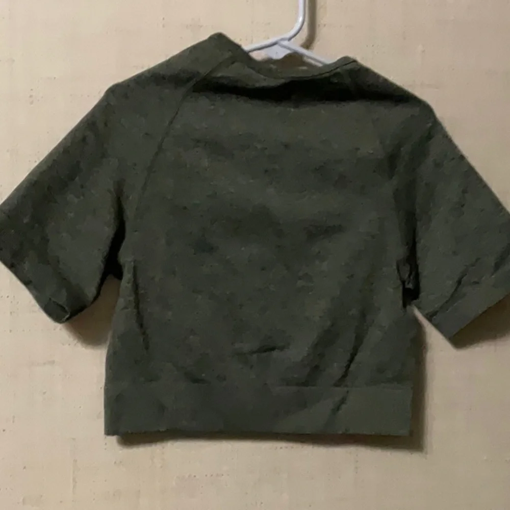 Crop Top - Picture 2 of 3